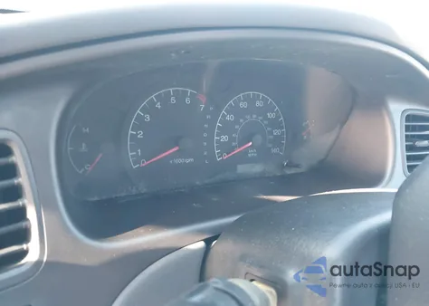 2001 Hyundai Elantra Gls z USA, uszkodzony, nr VIN KMHDN45D81U160932